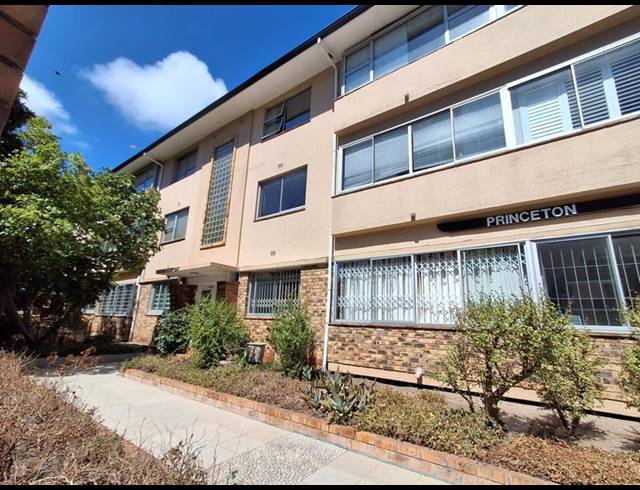 3 BEDROOM APARTMENT FOR SALE IN SEA POINT